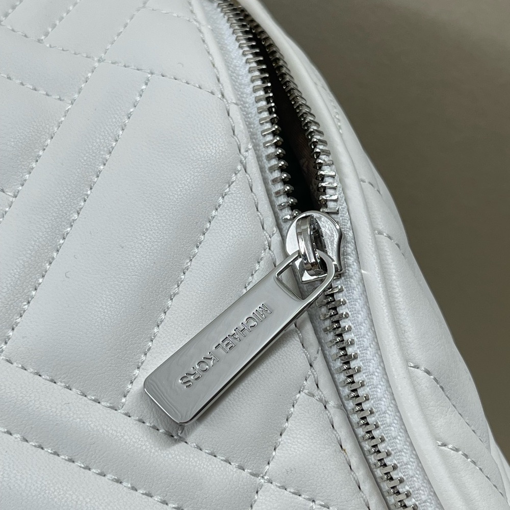 (new+tag) Michael Kors large belt bag women quilted leather optic white - Picture 4 of 11
